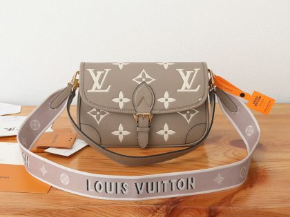 Louis Vuitton Diane handbag
