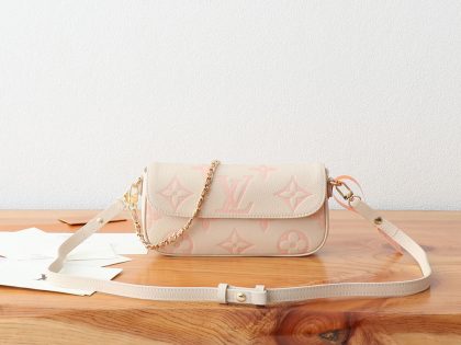 Louis Vuitton Wallet On Chain Ivy handbag