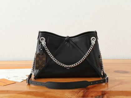 Louis Vuitton CarryAll Vibe handbag