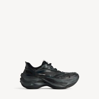 Jet Sneaker in Black